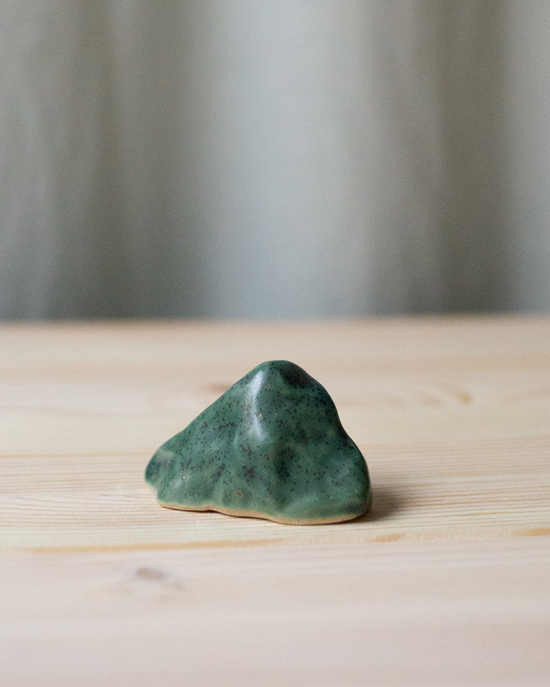 Slumrande sten II by Emelie Zetterberg